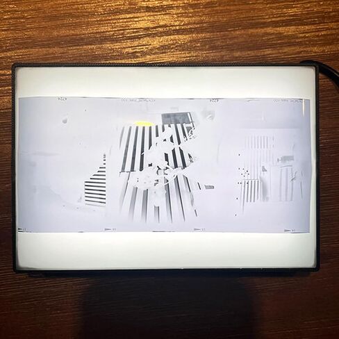 حامل عرض الأفلام/الأفلام السلبية، عارض الأفلام، إضاءة ناعمة، تعتيم بعشرة مستويات، HCR Ra97، مصدر ضوء LED، درجة حرارة اللون 5800 كلفن، لعرض الأفلام/نسخ الأفلام in Kuwait