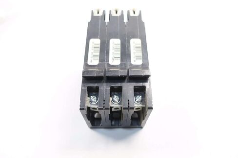 مربع D EDB34015 3P 15A AMP 480V-AC قاطع دائرة مقولب D551638 in Saudi Arabia