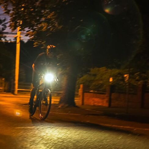 مصباح أمامي للدراجة RAVEMEN FR1100 SE متوافق مع أجهزة كمبيوتر Garmin/Wahoo/Bryton، ضوء أمامي للدراجة بزاوية واسعة 270 درجة للركوب الليلي والتحذير أثناء النهار، تشغيل وإيقاف تلقائي، حتى 46 ساعة، 6 أوضاع in Kuwait