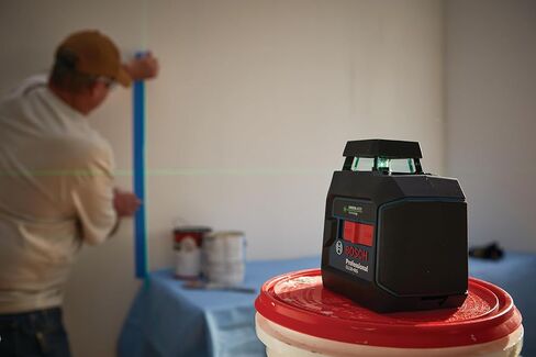 BOSCH GLL50-40G Green-Beam Self-Leveling 360 Degree Cross-Line Laser, Includes 4 AA Batteries, L-Bracket, Ceiling Clip, & Hard Carrying Case in Saudi Arabia