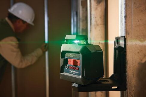 BOSCH GLL50-40G Green-Beam Self-Leveling 360 Degree Cross-Line Laser, Includes 4 AA Batteries, L-Bracket, Ceiling Clip, & Hard Carrying Case in Saudi Arabia
