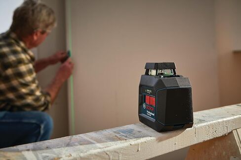 BOSCH GLL50-40G Green-Beam Self-Leveling 360 Degree Cross-Line Laser, Includes 4 AA Batteries, L-Bracket, Ceiling Clip, & Hard Carrying Case in Saudi Arabia