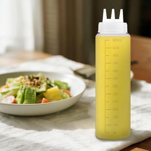 4 عبوات من زجاجات الضغط البلاستيكية سعة 23oz، زجاجات البهارات، موزعات الصلصة القابلة لإعادة الملء مع فوهة ثلاثية الفتحات للكاتشب والشراب والتتبيلة والزيت والعسل in Kuwait