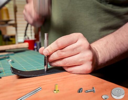 480 مجموعة من 3 مقاسات من المسامير الجلدية ذات الغطاء المزدوج للجلد مع مجموعة أدوات تثبيت المطرقة المطاطية، مسامير معدنية أنبوبية من أجل قبعات جلدية يدوية الصنع وأحذية ومحفظة وإصلاح الحقائب (4 ألوان) in Kuwait