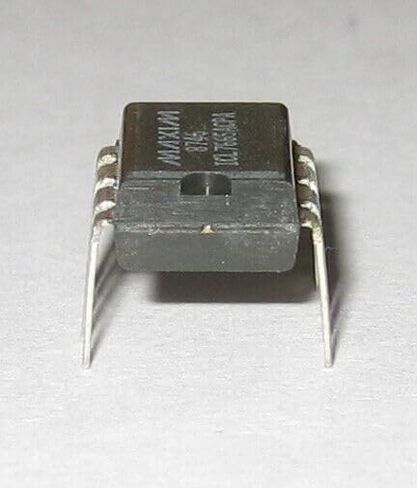 #US ICL7665 Voltage Over/Under Detector Comparator - 8 Pin DIP 3uA CMOS in Saudi Arabia