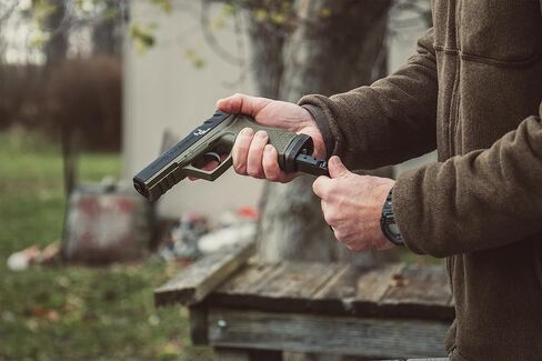 Gamo Bone Collector C-15 Blowback CO2 مسدس الهواء in Kuwait