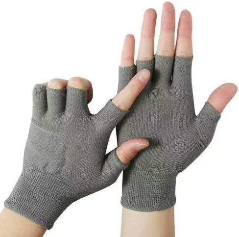 1 Pair of Half Finger Gloves, Breathable Cotton Blend, Suitable for Outdoor Fishing and Cycling Sports, and Fitness in Saudi Arabia