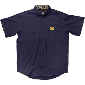 قميص رجالي من Amigo NCAA Michigan Wolverines مرخص من El Campo بأكمام قصيرة وأزرار لأعلى في الملعب وقميص سمكة in Kuwait