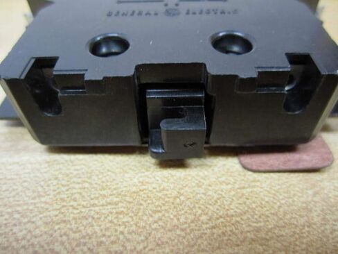 1- CR305X100B GE Controls Auxiliary Contact Kit; 1 NC in Kuwait