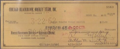 Beckett Arthur Wirtz Signed 1962 Chicago hawks Official Check #5563 - NHL Photomints and Coins in Saudi Arabia