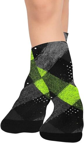 جوارب المشي لمسافات طويلة بتصميم شبكي من النيون - جوارب شتوية حرارية سميكة دافئة للأولاد والبنات الصغار للمدرسة، والارتداء اليومي والأنشطة الخارجية in Kuwait