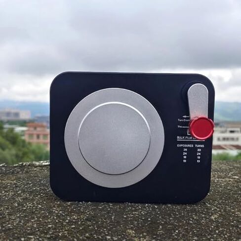 35mm Film Dispenser with Locking Lid & Rewind Handle, Felt Separator, Holds 30 Rolls for Retro Camera Enthusiasts in Kuwait