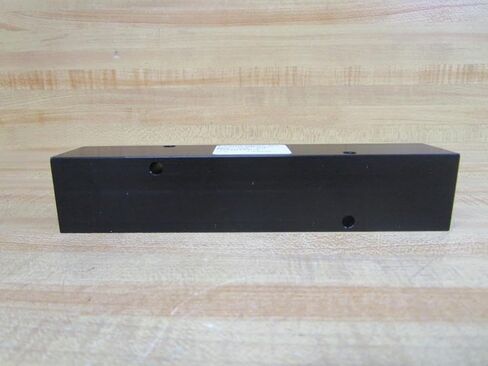 M20-250-4W، مشعب مضمن، 4 محطات، إدخال 3/8 NPT، إخراج 1/4 NPT، تباعد الإخراج 1.5 بوصة in Kuwait