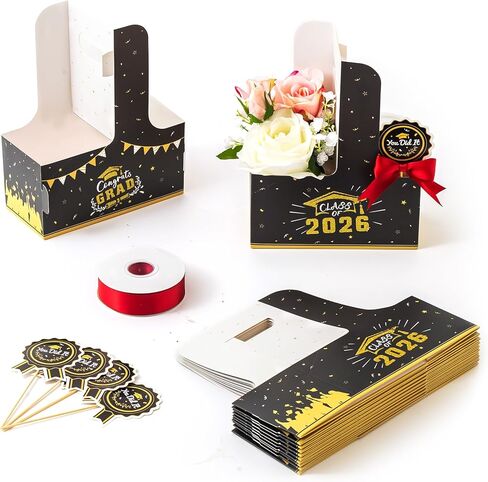 هدايا التخرج من Baffect فئة 2026، تتضمن 24 حاملة أكواب مشروبات، و24 علمًا صغيرًا للتزيين و1 لفة شريط، من أجل هدايا الحفلات/التذكار بالجملة في حفلة التخرج بالمدرسة الثانوية/الجامعة (أسود وذهبي) in Kuwait