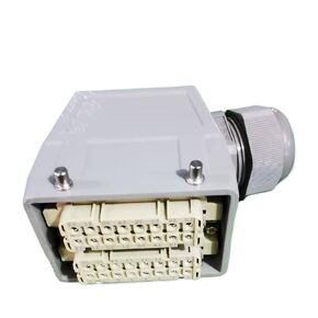 موصل صغير عالي التحمل 32 نواة ذكر وأنثى 250 فولت 16 أمبير (قابس أنثى علوي) in Kuwait