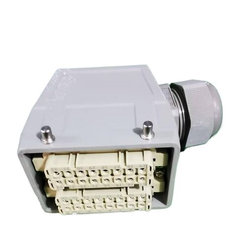 موصل صغير عالي التحمل 32 نواة ذكر وأنثى 250 فولت 16 أمبير (قابس أنثى علوي) in Kuwait