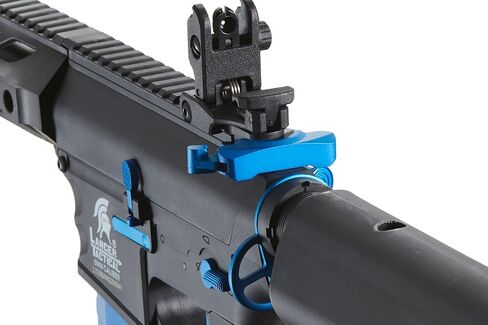 بندقية Lancer التكتيكية Gen 2 M4 SPR Carbine Blue Airsoft AEG مع علبة تروس معدنية كاملة ومنظار نقطة حمراء متوسطة عالية السرعة، بطارية نيمه 9.6 فولت 1600 مللي أمبير في الساعة، شاحن، 1000 طلقة 0.20 جرام BBS متضمنة in Kuwait