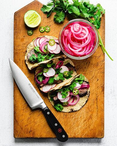 سكين الشيف الكلاسيكية مقاس 8 بوصات من WÜSTHOF، باللون الأسود in Kuwait