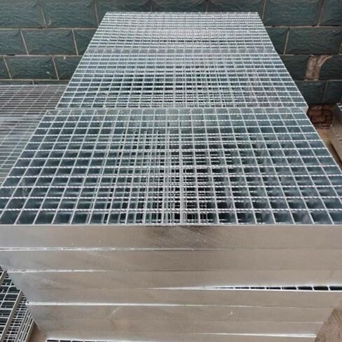 Heavy Duty Galvanized Steel Trench Drain Cover Grate - Non-Slip Rectangle Channel Grate for Outdoor Drainage, 1000x300x30mm, Durable Drainage Solution in Kuwait