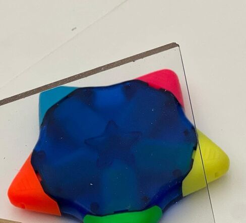 لوح زجاج شبكي من الأكريليك الشفاف - سمك 3/8 بوصة (24 بوصة × 48 بوصة) in Kuwait