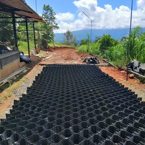 Geo Grid Driveway Stabilization - 2" Thick HDPE Ground Grid, 3ft to 30ft Sizes, Gravel, Slope Support, Durable Polyethylene Geo Cell Grid for Driveway & Landscaping in Saudi Arabia