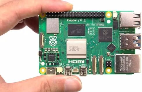 Raspberry Pi 5 4GB لوحة واحدة 2.4 جيجا هرتز رباعية النواة Cortex-A76 ذراع 64 بت (لوحة 4 جيجا بايت) in Kuwait