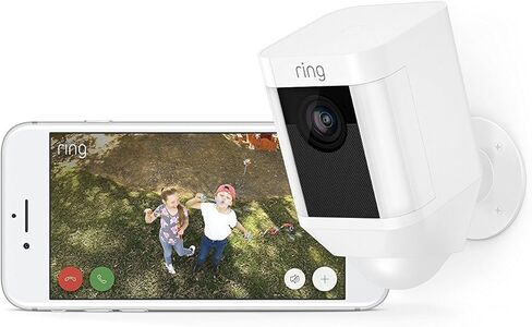 كاميرا مراقبة عالية الدقة ببطارية Ring Spotlight Cam مُجددة معتمدة مع خاصية التحدث ثنائي الاتجاه وإنذار صفارة الإنذار، باللون الأبيض، تعمل مع Alexa in Kuwait