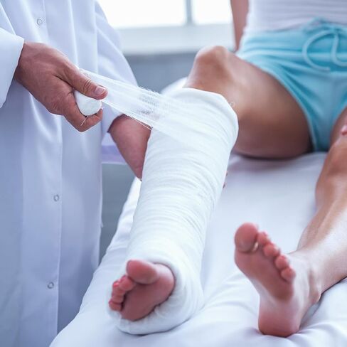12 عبوة من ضمادات الشاش مقاس 2.4 بوصة × 4 ياردة ملفوفة بشكل فردي، ضمادات ملفوفة للمومياء قابلة للتنفس للعناية بالجروح in Saudi Arabia