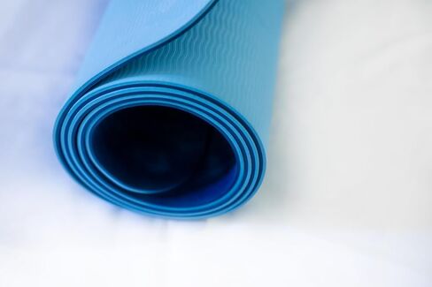 بساط العلاج MELT - بساط تمرين كبير جدًا لطريقة الذوبان واليوجا والبيلاتس والمزيد - ملحق للياقة البدنية للمنزل أو صالة الألعاب الرياضية أو الاستوديو - مضاد للانزلاق وخالي من اللاتكس والكلوريد متعدد الفينيل in Kuwait