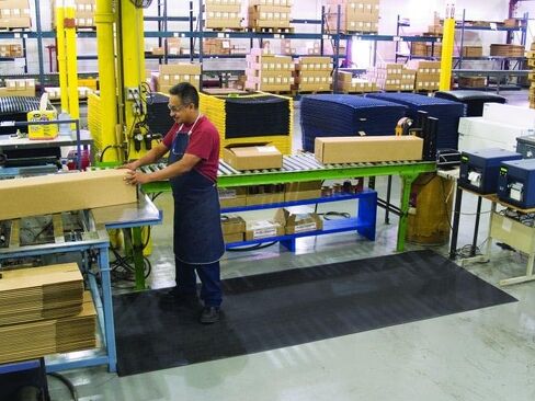 American Floormats Deluxe ComfortFoam 3/8 inch Thickness Black 5' x 15' Anti-Fatigue Mat in Kuwait