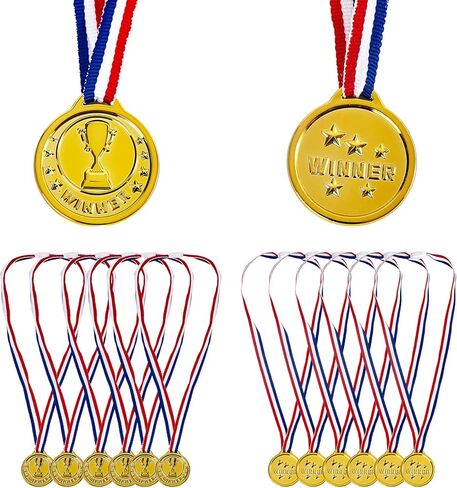 24 قطعة من الميداليات البلاستيكية الذهبية للجوائز، خفيفة الوزن صغيرة الحجم 1.38 بوصة كأس وميداليات فائزة للأطفال، مع شريط قلادة بتصميم سريع in Kuwait