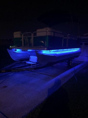 مجموعة إضاءة سطح القارب LED من Green Blob Outdoors Pimp My Pontoon مع مصابيح ملاحة إضافية حمراء وخضراء DIY مجموعة إضاءة تحت سطح السفينة للقوارب العائمة (أزرق، 20) in Kuwait