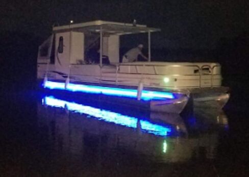 مجموعة إضاءة سطح القارب LED من Green Blob Outdoors Pimp My Pontoon مع مصابيح ملاحة إضافية حمراء وخضراء DIY مجموعة إضاءة تحت سطح السفينة للقوارب العائمة (أزرق، 20) in Kuwait