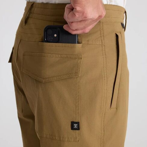 Layover Pro Traveler Shorts in Saudi Arabia