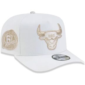 قبعة شيكاغو بولز 9FIFTY A-Frame 6X NBA Finals Champs من New Era باللون الأبيض والفضي والذهبي، قبعة قابلة للتعديل in Kuwait