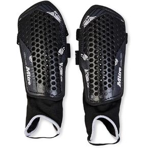 واقيات الساق لكرة القدم للجنسين من ميتري in Kuwait