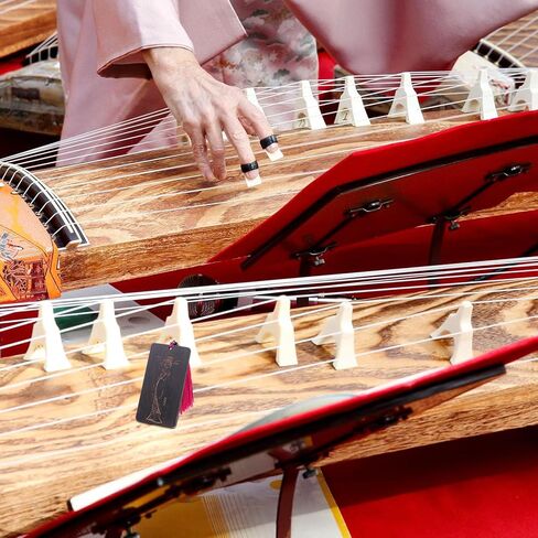 لوحة تخزين الأظافر جوزينج من خشب الصندل من ULTECHNOVO، جهاز مضاد للضياع، بطاقة تغليف خشبية لملحقات الآلة الموسيقية Guzheng وPipa، لون عشوائي in Kuwait