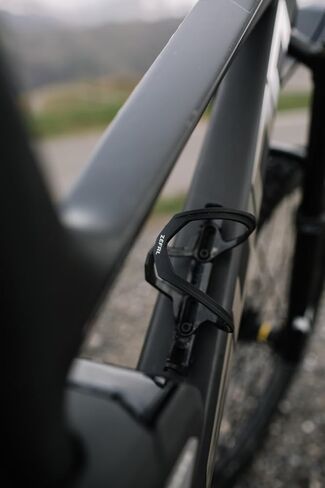 ZEFAL Pulse Z2 Pack – Two Side Introduction Bicycle Bottle Cages – for Limited Space Frames – 40 g Each Bottle Holder – Made in France, Black in Saudi Arabia
