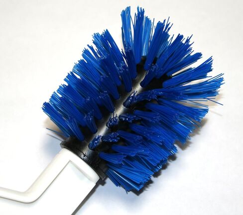 Spinning brush from Germany cleans bottom of mugs or drinking glasses easily in Saudi Arabia