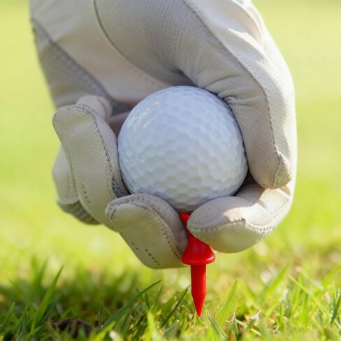تي شيرت Castle Golf مقاس 1 1/4 بوصة، قيمة 100 قطعة، ارتفاع ثابت من البلاستيك غير القابل للكسر لـ Par 3 ولقطات حديدية، مقاس صغير باللون الأحمر in Kuwait