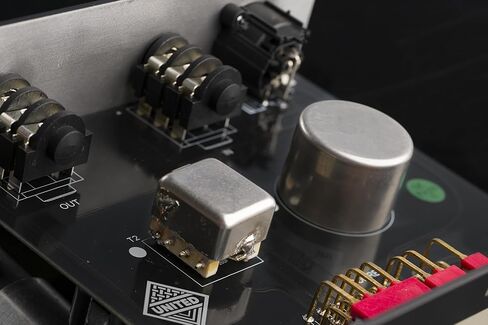 صندوق إعادة تشغيل United Studio Technologies - صندوق إعادة تضخيم المحول المزدوج in Kuwait