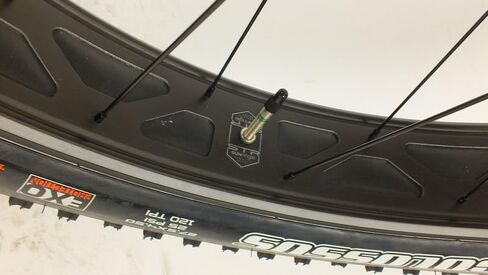 27.5 عجلات دراجة سميكة Sun Ringle Mulefut 80 Novatec من خلال مجموعة عجلات المحور 197 مم × 150 مم PG Cassette Colossus 27.5 × 4.50 زوج حزمة دوارات الإطارات والأنابيب in Kuwait