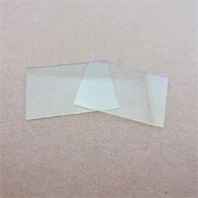 نفاذية عالية للضوء المرئي تمر عبر الفلتر 35 * 25.5 * 1 مم 400-850 نانومتر الطول الموجي قطع عدسة واضحة in Kuwait