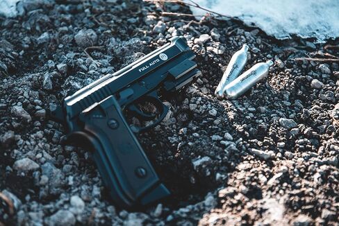 Crosman CFAMP1L Full Auto P1 CO2-Powered BB Air Pistol With Laser Sight (Class II <1 mW) in Kuwait