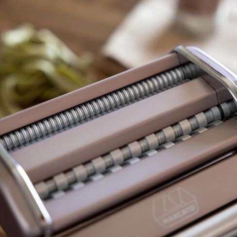 Marcato Made in Italy Atlas+Pasta Machine, Powder Pink. Chrome Plated Steel & Aluminum Rollers, Double Cutter for Lasagna, Fettuccine & Spaghetti; Durable Manual Pasta Maker for Homemade Pasta in Kuwait