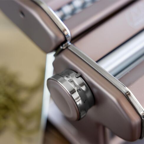 Marcato Made in Italy Atlas+Pasta Machine, Powder Pink. Chrome Plated Steel & Aluminum Rollers, Double Cutter for Lasagna, Fettuccine & Spaghetti; Durable Manual Pasta Maker for Homemade Pasta in Kuwait