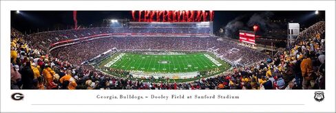 Georgia Bulldogs Football، Night Game - ملصق غير مؤطر من Blakeway Panoramas (40 بوصة عرض × 13.5 بوصة ارتفاع) in Saudi Arabia