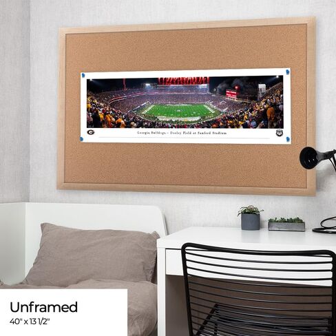 Georgia Bulldogs Football، Night Game - ملصق غير مؤطر من Blakeway Panoramas (40 بوصة عرض × 13.5 بوصة ارتفاع) in Saudi Arabia