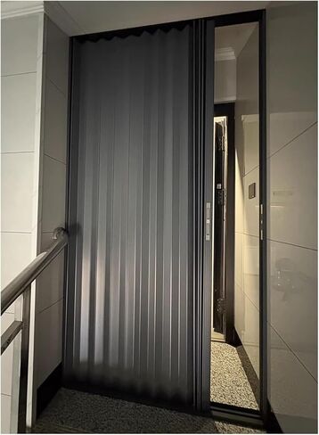 باب أكورديون قابل للطي شديد التحمل - مقسم غرفة كونسرتينا من الألومنيوم المقاوم للماء، للاستخدام التجاري والمنزلي، مصنوع حسب الطلب باللون الرمادي 130 × 196 سم (51.2 × 77.2 بوصة) in Kuwait