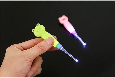 2pcs Ear Wax Removal LED Light Illuminated Ear Pick Remover,Cute Flashlight Earpick,Earwax Cleaning and Removal Tools for Adults and Children Ear Safe (Yellow cat & Pink Pig) in Kuwait